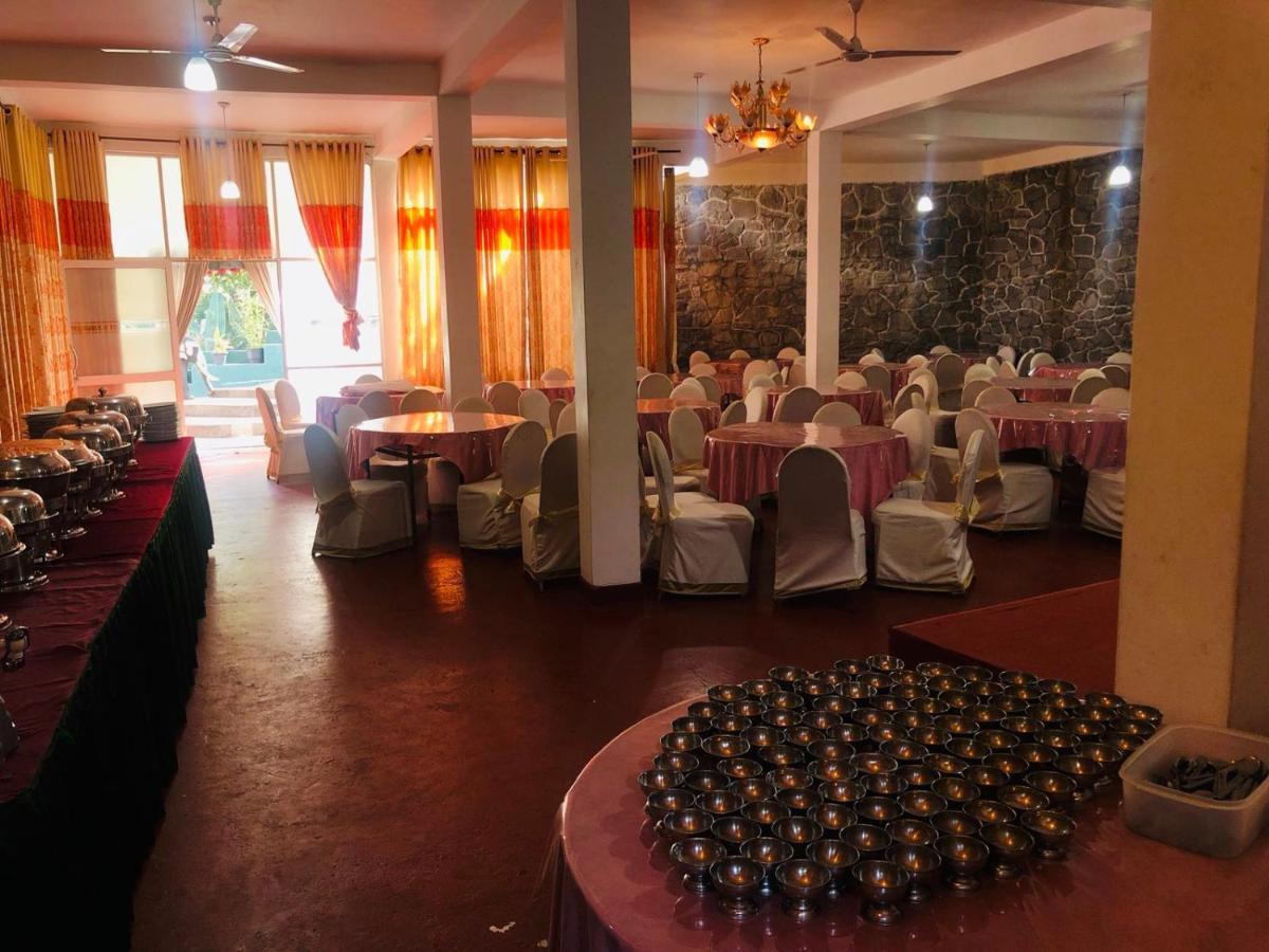 Suisse Villa Kandy Buitenkant foto